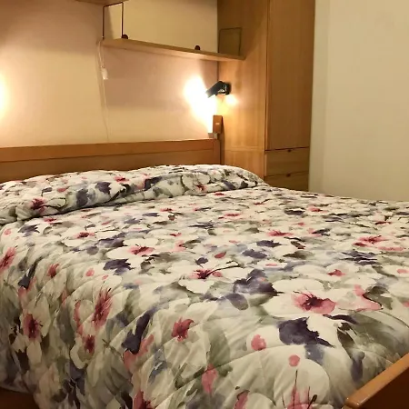 Casa Rosa アパート マルチェージネ